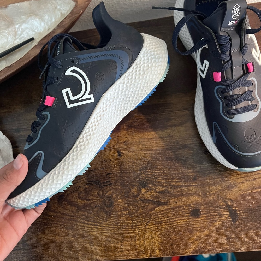 G/FORE Navy Sneakers with Pink Tabs and White Soles - Picture 3 of 8